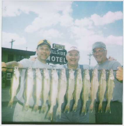Omaha Guys Display South Dakota Walleyes  7/13/2007