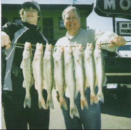 Let's Catch Some Walleyes  6/15/2008