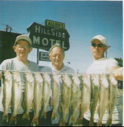 Minnesota Group Catches Excellent Fishing  8/24/2008
